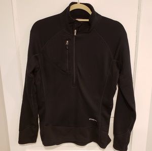 Patagonia R1 Black pullover in ladies Large
